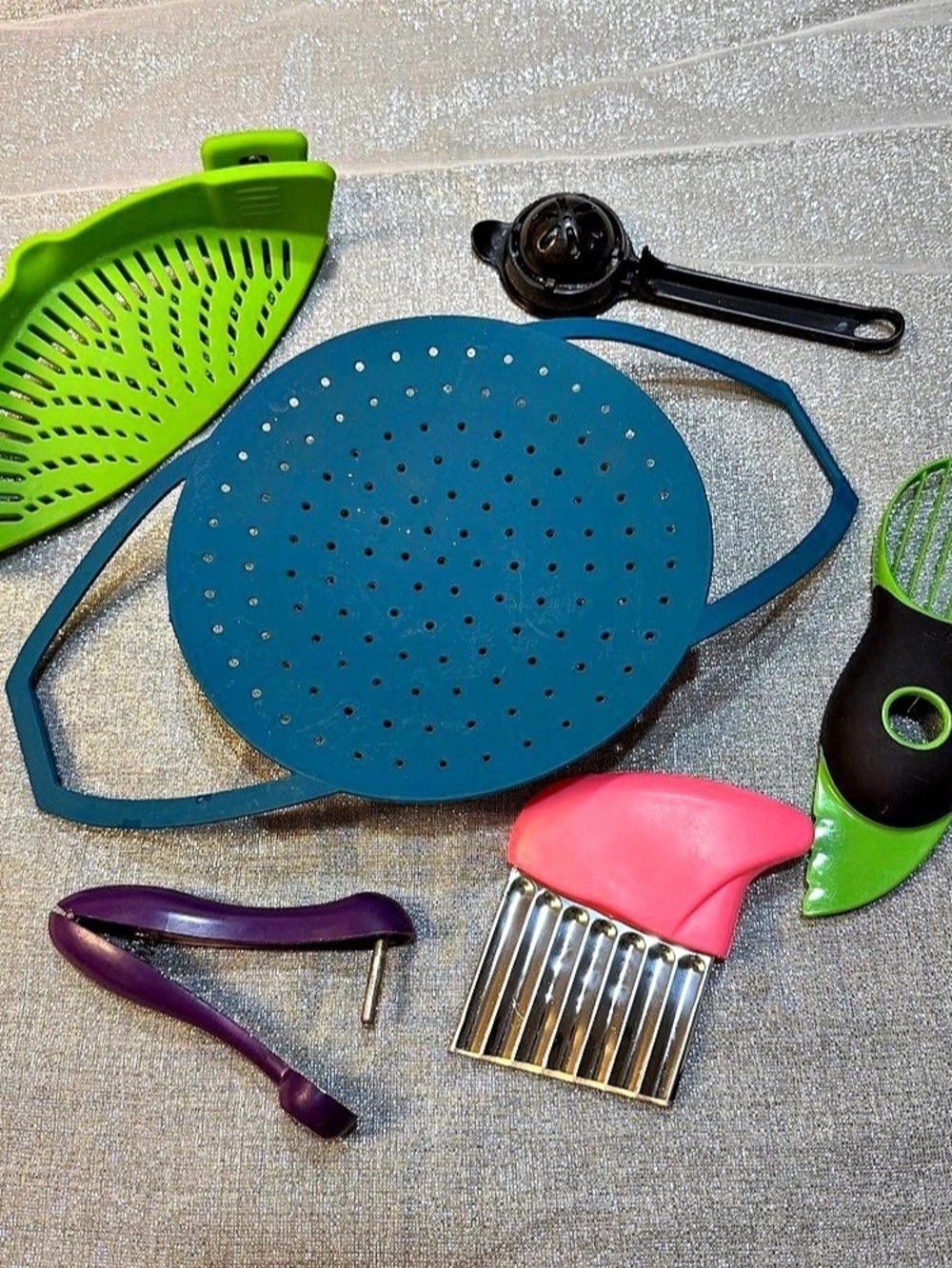Assorted Kitchen Tools in Green & Blue Like New